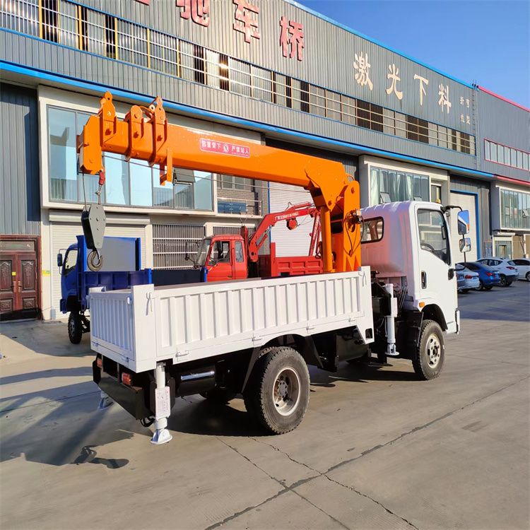 泰武乡三轮随车吊定制 农用改装机自备吊中瑞长期出售